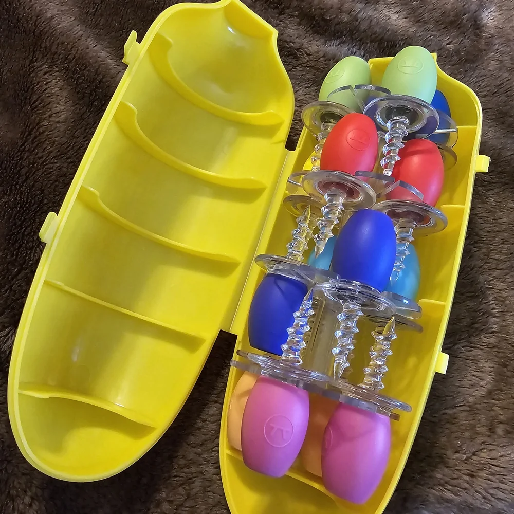 Yellow Corn-Shaped Plastic Container With 16 Silicone Corn Pics / Cob Holders
